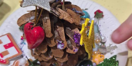 Powiększ grafikę: brokatowe-choinki-664264.jpg