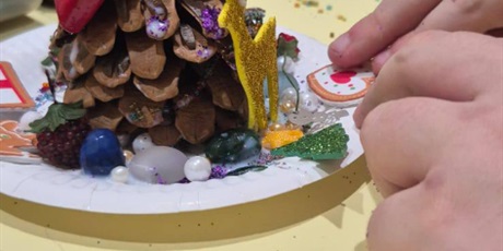 Powiększ grafikę: brokatowe-choinki-664265.jpg