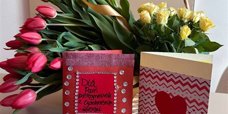 Powiększ grafikę: dzien-pielegniarki-i-pielegniarza-615994.jpg