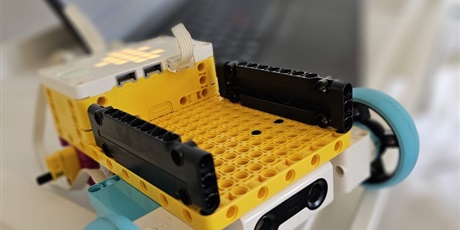 Powiększ grafikę: lekcja-informatyki-z-lego-615990.jpg