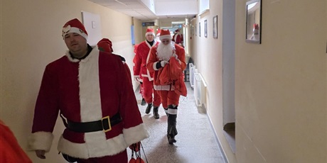 Powiększ grafikę: mikolaje-na-motocyklach-664254.jpg