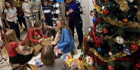 Powiększ grafikę: niebiescy-mikolaje-664248.jpg