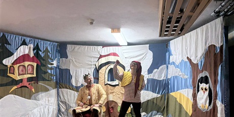 Powiększ grafikę: teatr-za-jeden-usmiech-669069.jpg