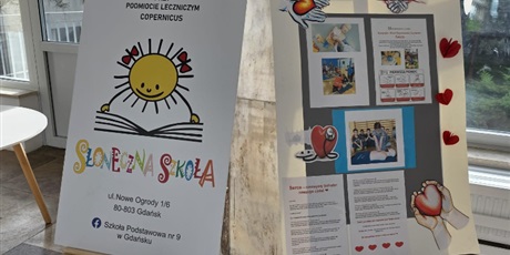 Powiększ grafikę: wystawa-prac-z-okazji-europejskiego-dnia-przywracania-czynnosci-serca-646823.jpg