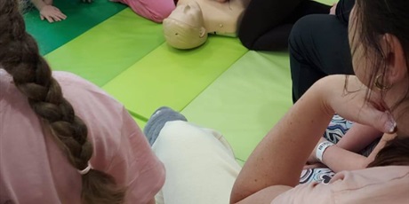 Powiększ grafikę: zasady-pierwszej-pomocy-687662.jpg