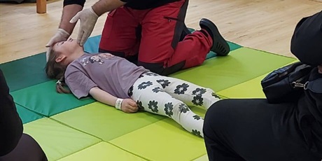 Powiększ grafikę: zasady-pierwszej-pomocy-687665.jpg